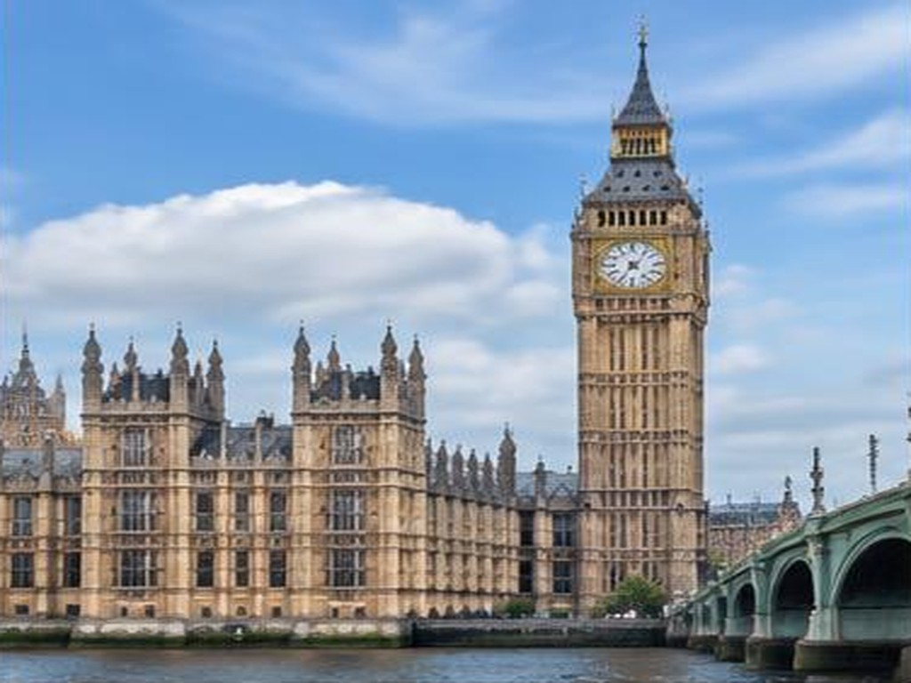 Big Ben and the Houses of Parliament beside the River Thames