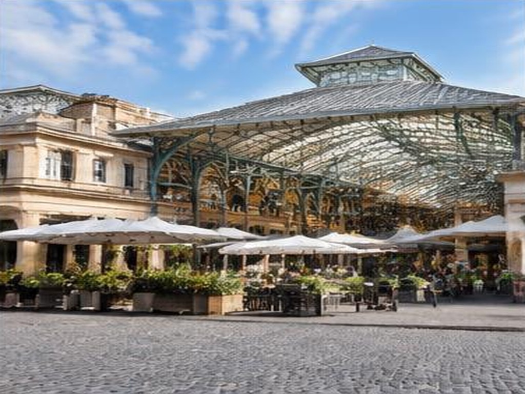 The historic market hall and piazza at Covent Garden